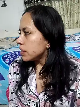 Snapshot of Queen_Ashly chatting on November 26, 12:21 am Queen Ashly online show from November 26, 12:21 am