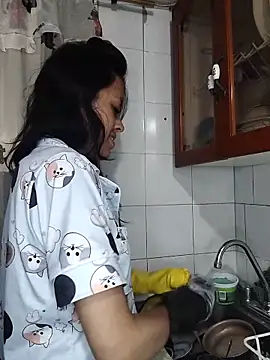 Snapshot of Queen_Ashly chatting on October 27, 1:50 am Queen Ashly online show from October 27, 1:50 am