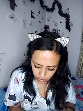 Snapshot of Queen_Ashly chatting on October 28, 1:50 am Queen Ashly online show from October 28, 1:50 am