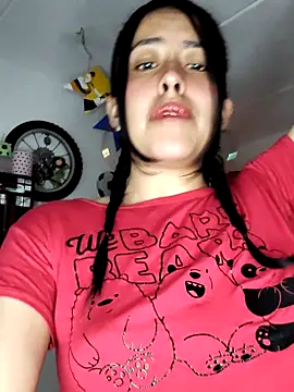 Snapshot of Queen_Ashly chatting on June 14, 2:24 am Queen Ashly online show from June 14, 2:24 am