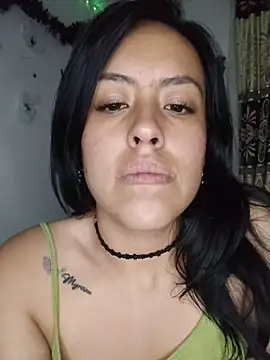 Snapshot of Queen_Ashly chatting on October 21, 2:00 am Queen Ashly online show from October 21, 2:00 am