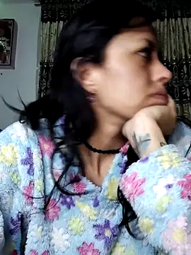 Snapshot of Queen_Ashly chatting on December 4, 2:32 am Queen Ashly online show from December 4, 2:32 am