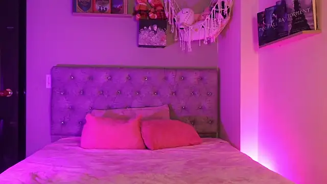 Alisha Olsen  online show from January 7, 5:34 am