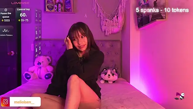 Alisha Olsen  online show from March 19, 4:45 am