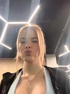 Snapshot of SMELLSEX chatting on November 26, 7:14 pm SMELLSEX online show from November 26, 7:14 pm