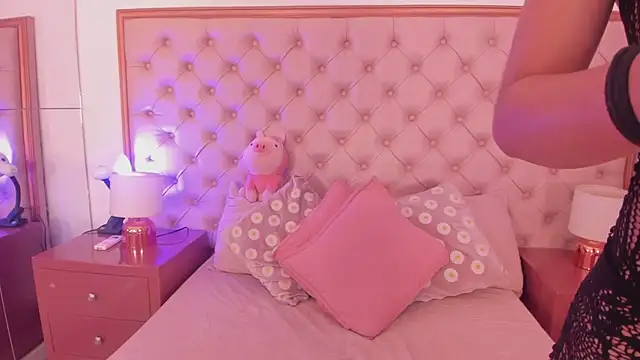 Snapshot of sweetabbey chatting on October 28, 2:23 am sweetabbey online show from October 28, 2:23 am