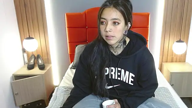 LiaMonroee  online show from February 17, 12:02 pm