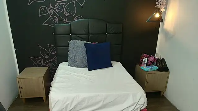 LiaMonroee  online show from January 11, 12:01 pm