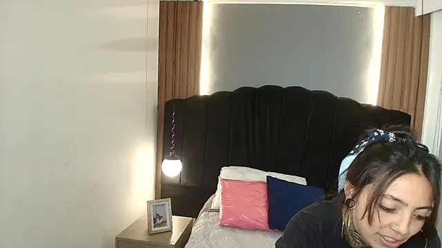 LiaMonroee  online show from May 6, 12:31 pm