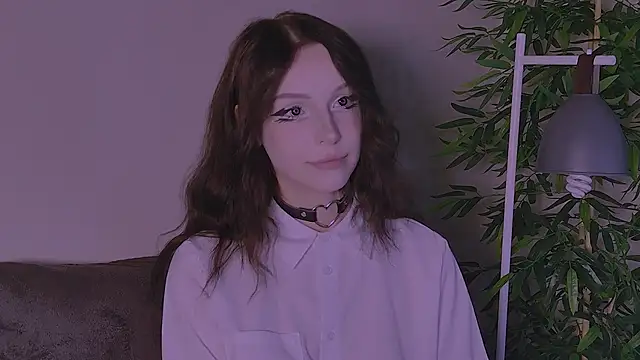 claire bennett online show from May 16, 1:59 am