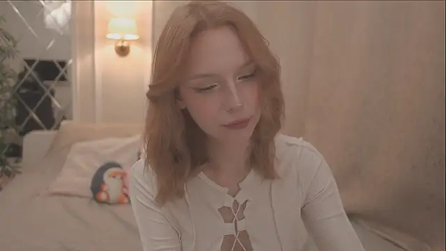 claire bennett online show from October 8, 3:30 am