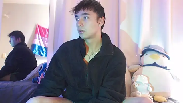 Snapshot of Noah_Blaze chatting on October 6, 5:35 pm Noah Blaze online show from October 6, 5:35 pm