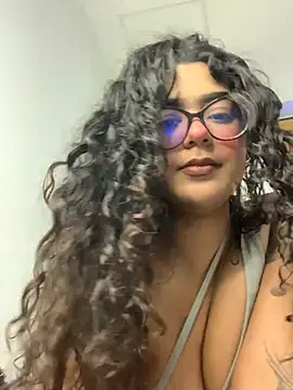 Snapshot of caritobeachdh chatting on November 13, 5:00 am caritobeachdh online show from November 13, 5:00 am