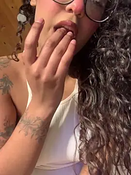 caritobeachdh online show from December 18, 5:45 am