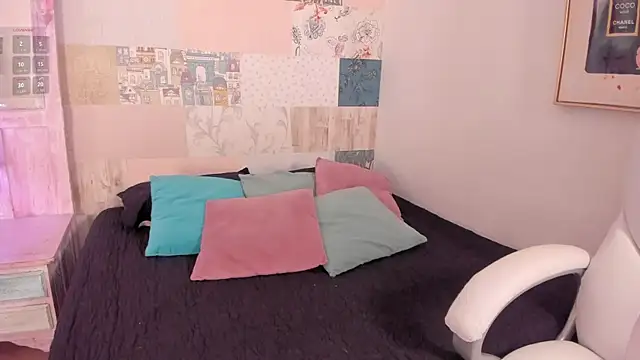 Snapshot of hillary_chen chatting on November 12, 2:26 am hillary chen online show from November 12, 2:26 am