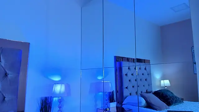 Snapshot of hillary_chen chatting on November 28, 3:07 am hillary chen online show from November 28, 3:07 am