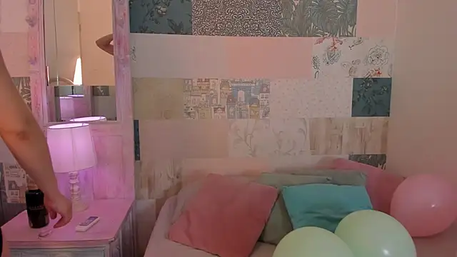 Snapshot of hillary_chen chatting on November 8, 3:10 am hillary chen online show from November 8, 3:10 am