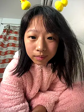 Snapshot of jingjing005 chatting on December 2, 11:45 am jingjing005 online show from December 2, 11:45 am