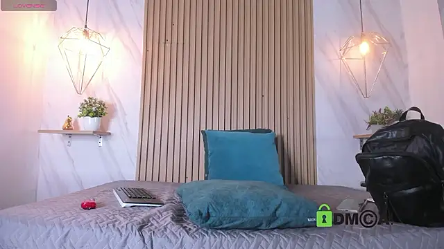 lia harper  online show from February 3, 7:19 pm