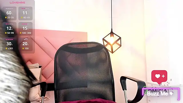 lia harper  online show from April 16, 9:39 pm