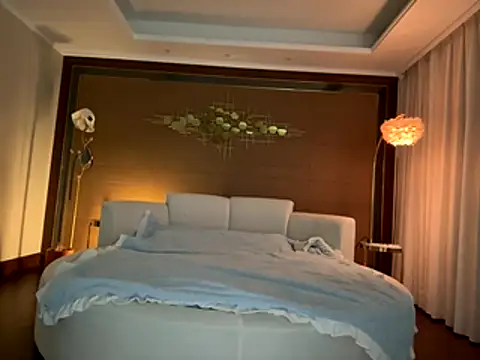 yuer2563 online show from November 1, 2:55 pm