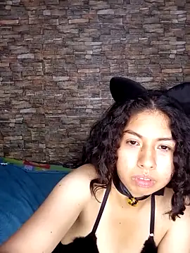 Syndel23 online show from April 6, 6:53 pm