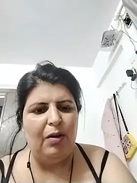 Snapshot of Jann_Riya333 chatting on June 22, 3:31 pm Jann Riya333 online show from June 22, 3:31 pm