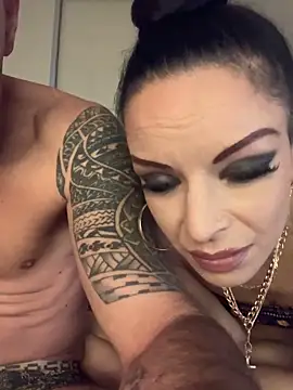 Snapshot of Enriko_Aisah2025 chatting on November 2, 2:44 pm Enriko Aisah2025 online show from November 2, 2:44 pm