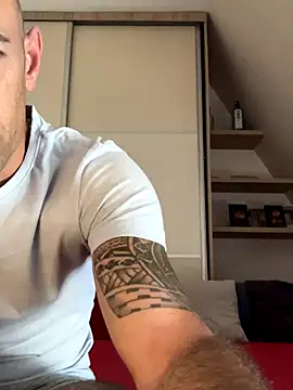 Snapshot of Enriko_Aisah2025 chatting on September 9, 1:31 pm Enriko Aisah2025 online show from September 9, 1:31 pm