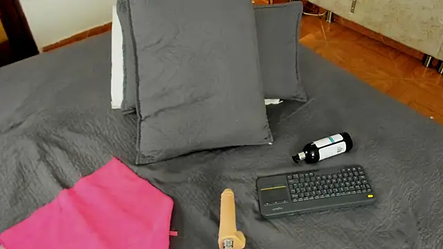 BellaBoobs  online show from April 16, 9:39 pm