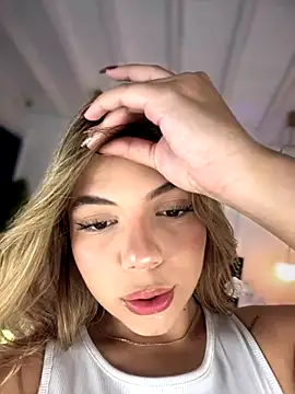 Snapshot of AngelBlushXXX chatting on October 13, 10:21 pm AngelBlushXXX online show from October 13, 10:21 pm