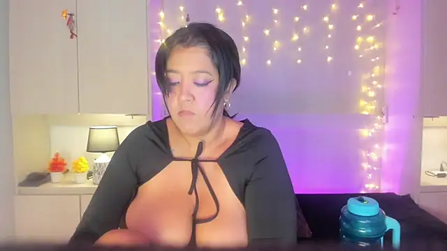 Snapshot of VickyRuiz_ chatting on May 13, 7:43 pm VickyRuiz online show from May 13, 7:43 pm