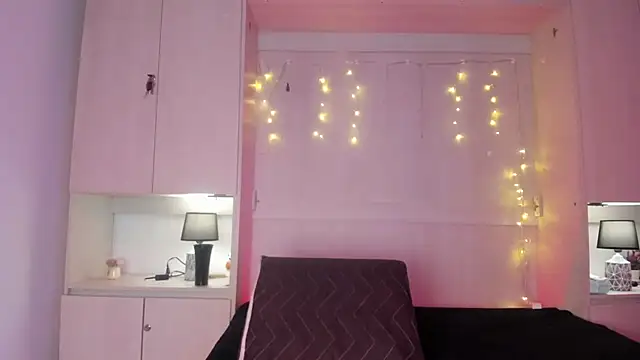 VickyRuiz  online show from February 10, 12:04 pm