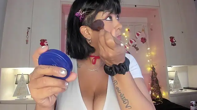 VickyRuiz  online show from December 20, 12:41 pm