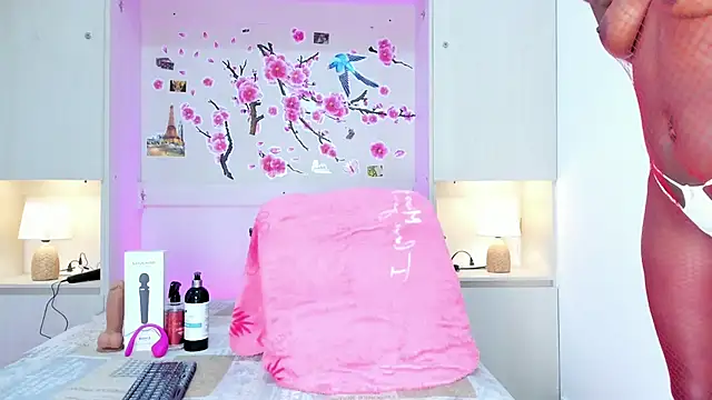 JulianaBlaze  online show from December 19, 4:05 am