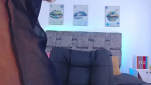 Snapshot of melodydoll chatting on November 26, 1:11 pm melodydoll online show from November 26, 1:11 pm