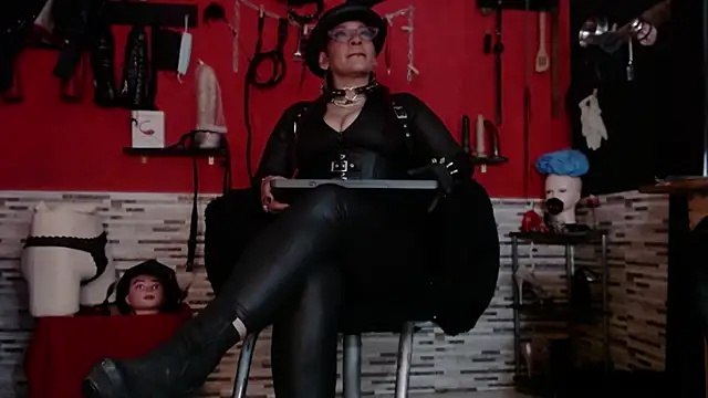 Miss Mirandaa online show from November 8, 11:52 pm