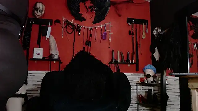 Miss Mirandaa online show from March 7, 3:39 pm