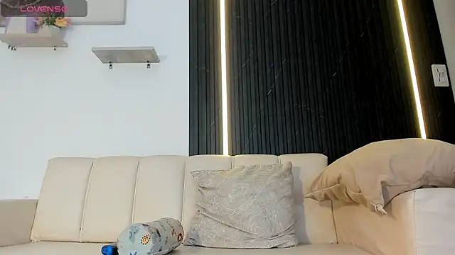 Gabrielaa Miller  online show from October 30, 8:17 pm