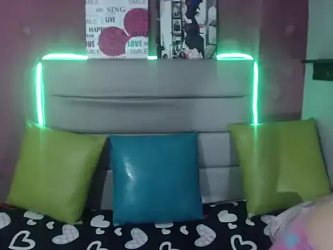 Snapshot of Cailing_Zu chatting on September 8, 7:24 pm Cailing Zu online show from September 8, 7:24 pm