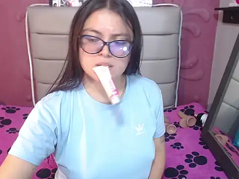 Snapshot of Cailing_Zu chatting on October 7, 7:15 pm Cailing Zu online show from October 7, 7:15 pm