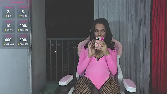 isabella pearl  online show from March 15, 11:45 pm