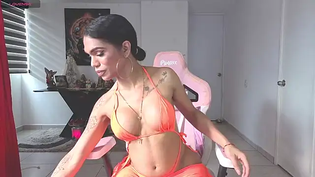 isabella pearl  online show from April 15, 9:04 pm