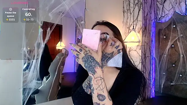 Zami Escobar of online show from November 4, 5:17 pm