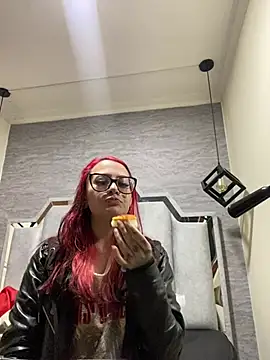 Snapshot of Zami_Escobar_of chatting on February 18, 6:26 pm Zami Escobar of online show from February 18, 6:26 pm