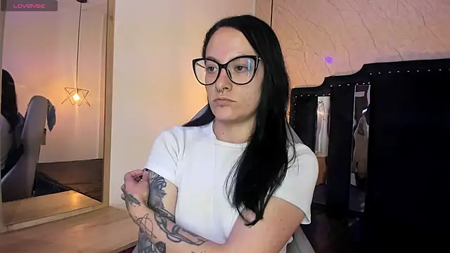 Zami Escobar of online show from November 18, 7:06 pm