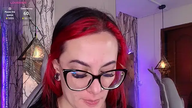 Snapshot of Zami_Escobar_of chatting on March 1, 5:24 pm Zami Escobar of online show from March 1, 5:24 pm