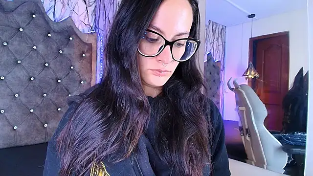 Zami Escobar of online show from November 15, 6:56 pm