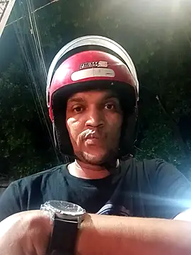 Snapshot of Snoopreto42 chatting on February 16, 11:46 pm Snoopreto42 online show from February 16, 11:46 pm