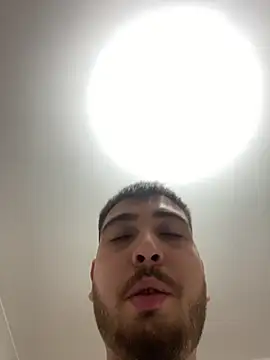 Snapshot of babaparator chatting on December 13, 10:05 pm babaparator online show from December 13, 10:05 pm